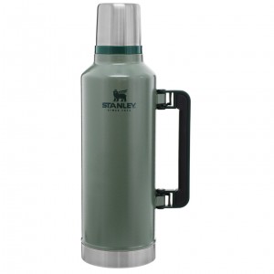 Stanley Classic Legendary Vacuum Insulated Bottle | 2.5 QT Zelene | BDY435086